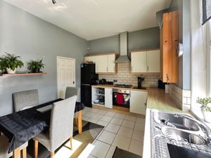Kitchen- click for photo gallery
